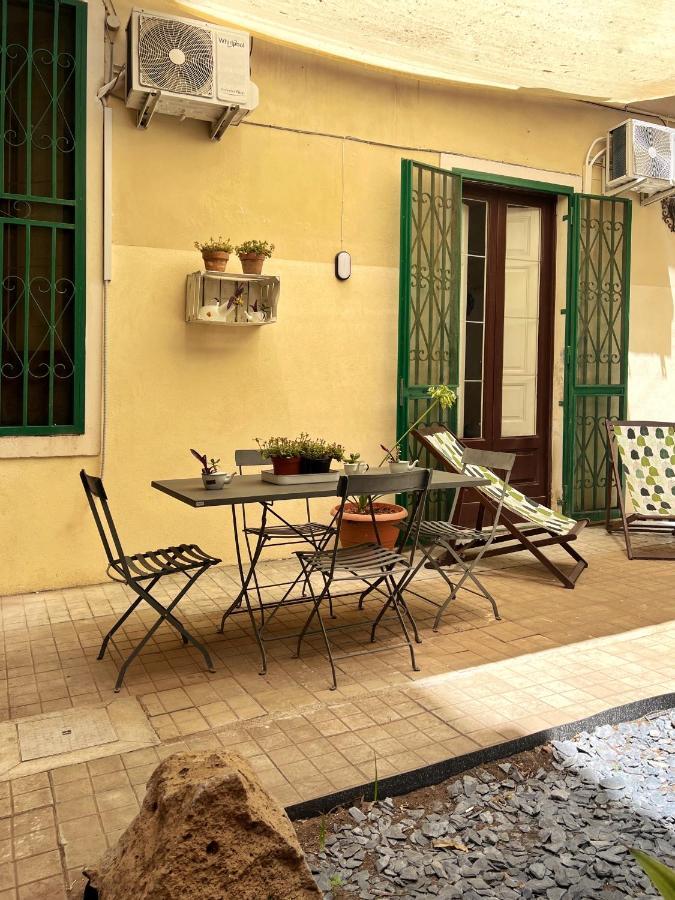 Отель Saranton House Катания Экстерьер фото