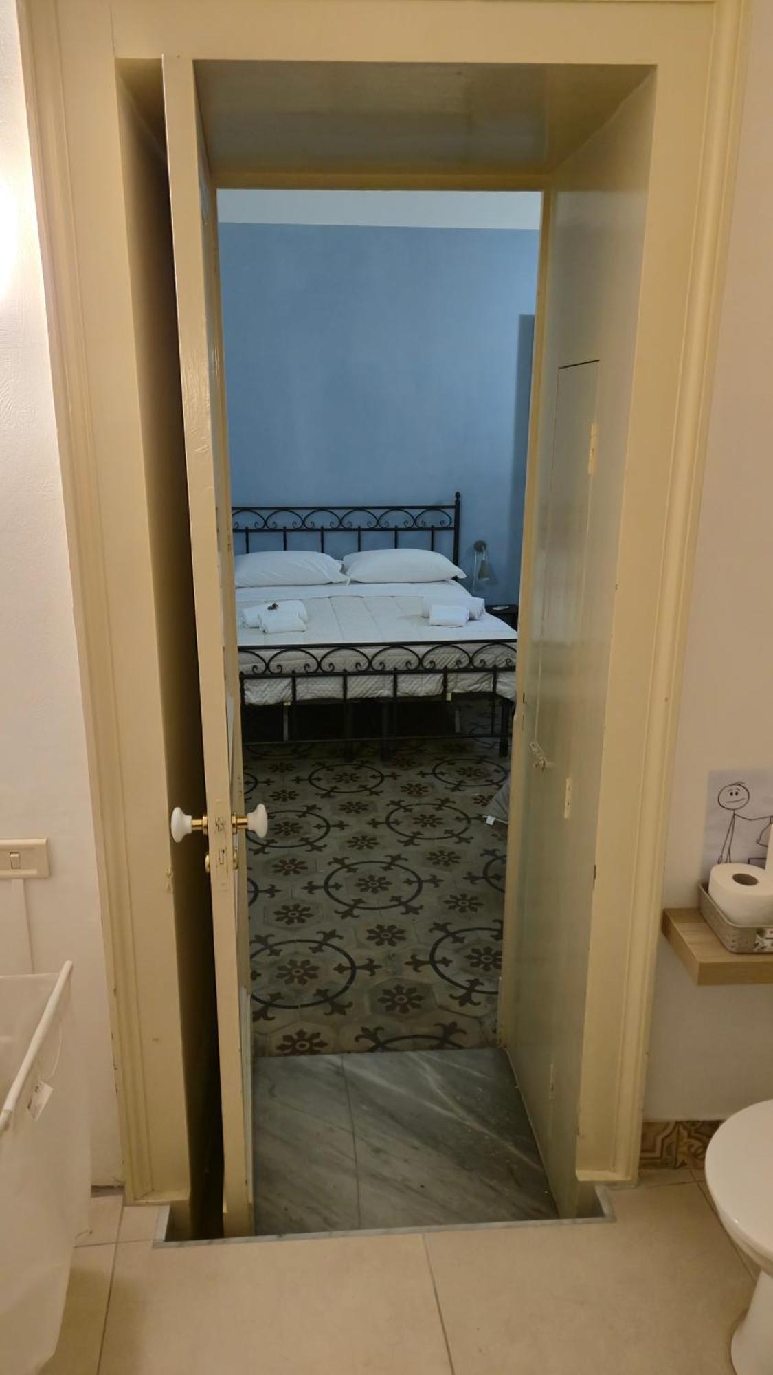 Отель Saranton House Катания Экстерьер фото